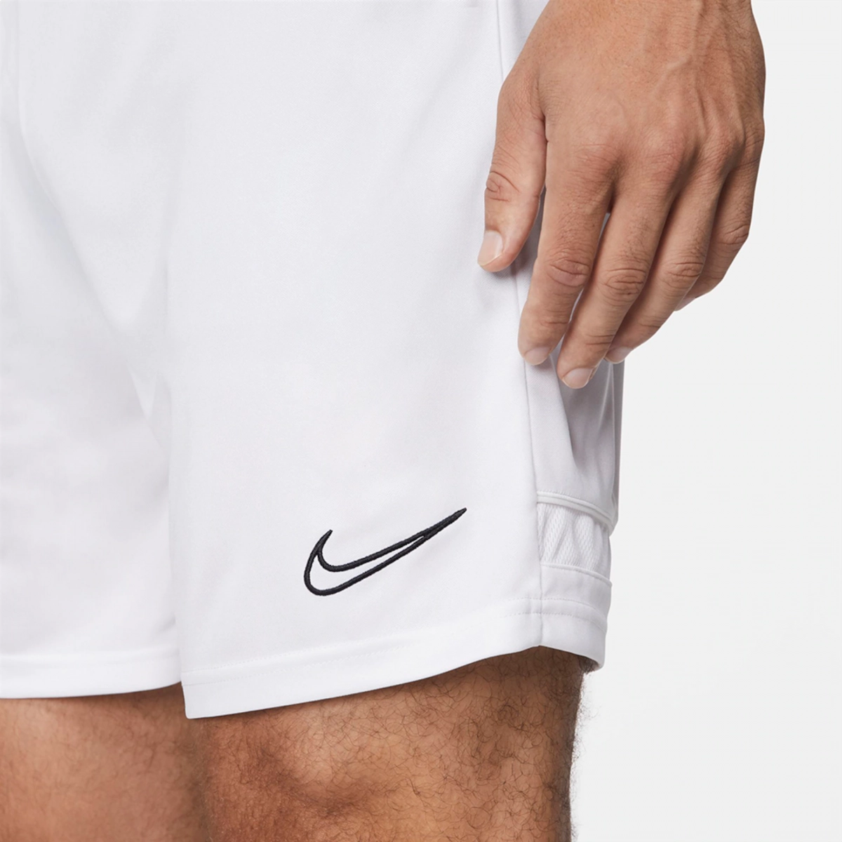 Bermuda Nike Dri-FIT Academy - masculino - branco