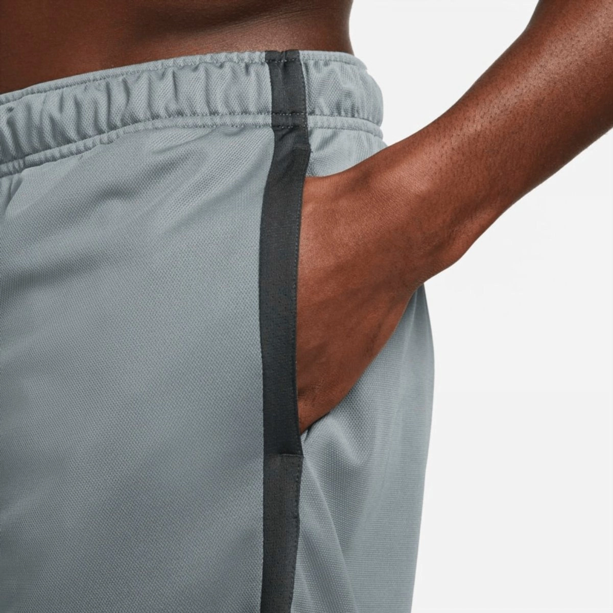 Bermuda Nike Dri-FIT Hybrid - masculino - cinza e preto