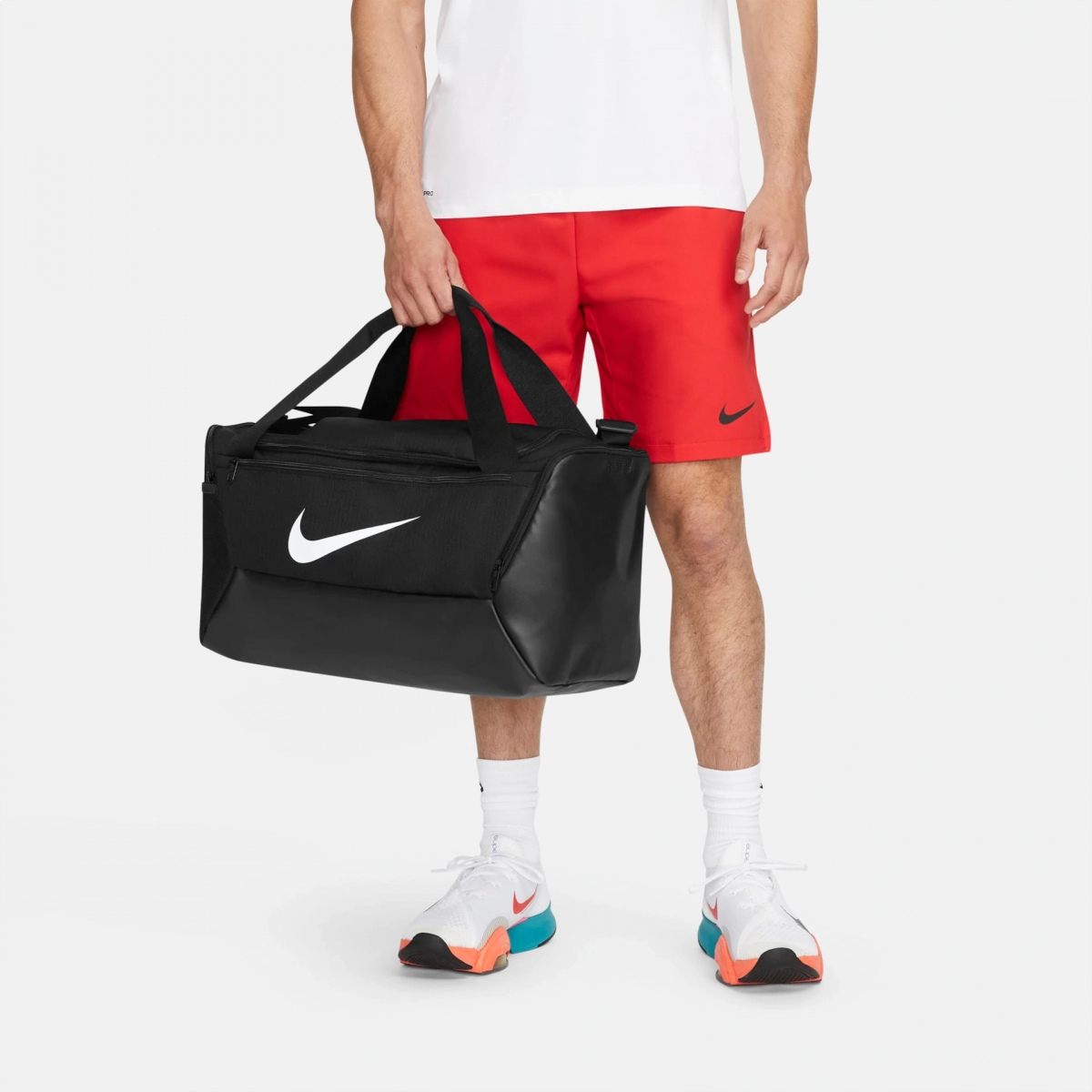 Bolsa Nike Brasilia 41 litros - unissex - preto e branco
