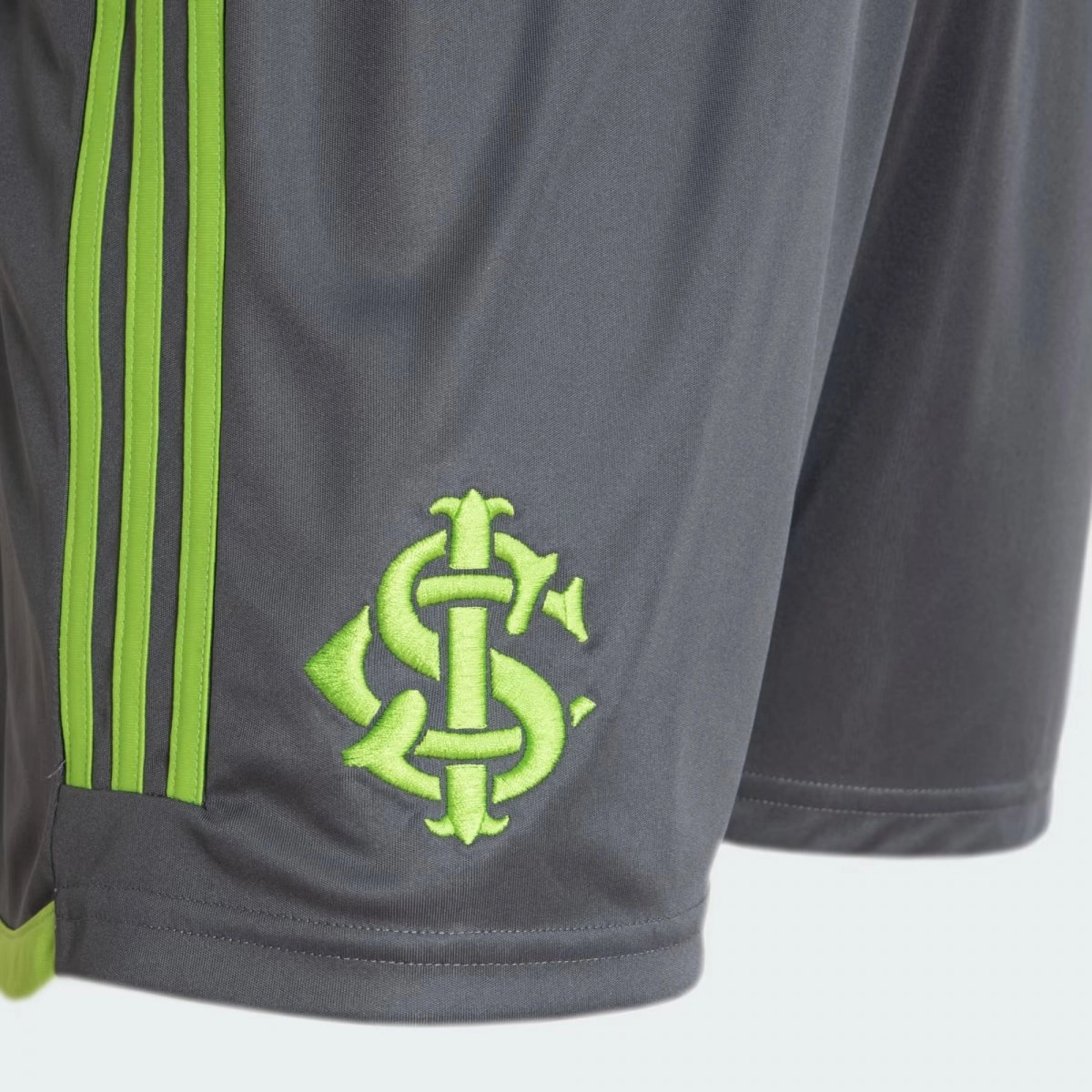 Calcao Adidas Inter Iii - masculino - preto e verde