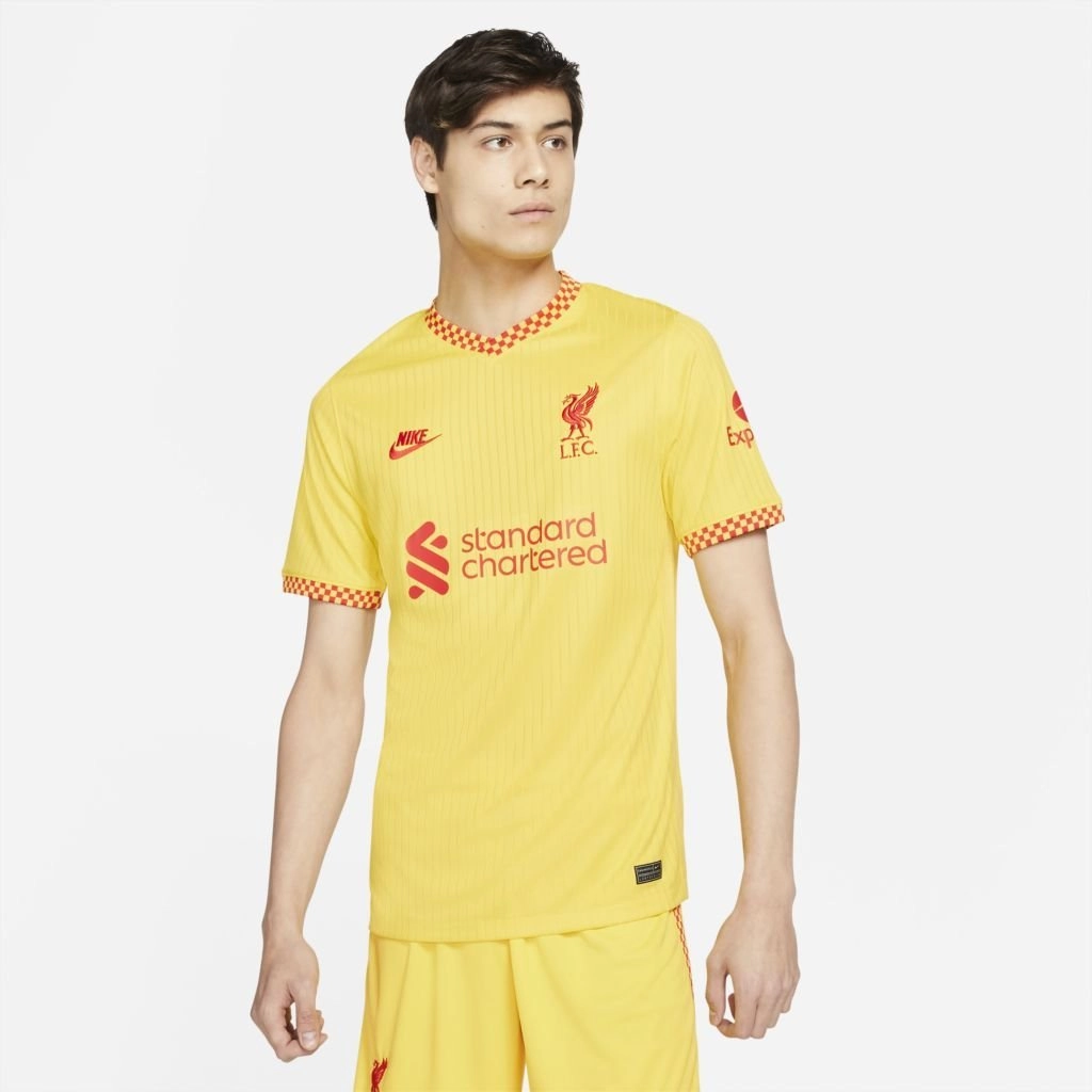 Camisa Nike Liverpool III 2021/22 Torcedor Pro - masculino - amarelo e vermelho