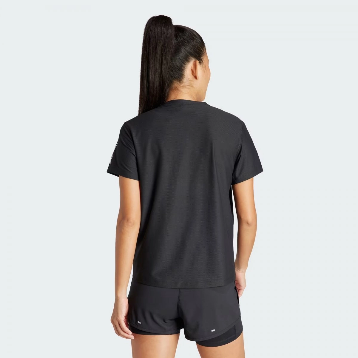 Camiseta Adidas Own The Run Base - feminino - preto
