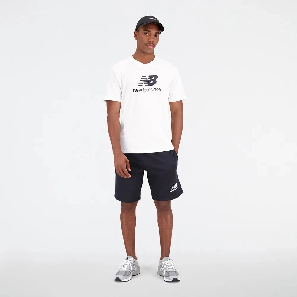 Camiseta New Balance Essentials - masculino - branco e preto