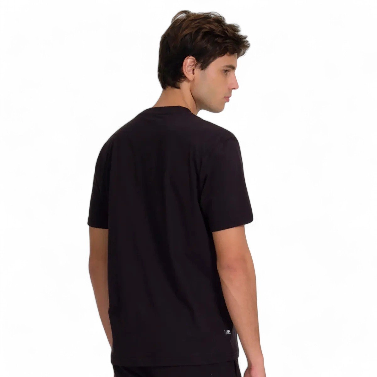 Camiseta New Balance Essentials - masculino - preto e branco