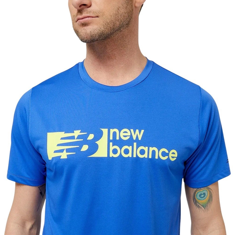 Camiseta New Balance Tenacity Graphic - masculino - azul