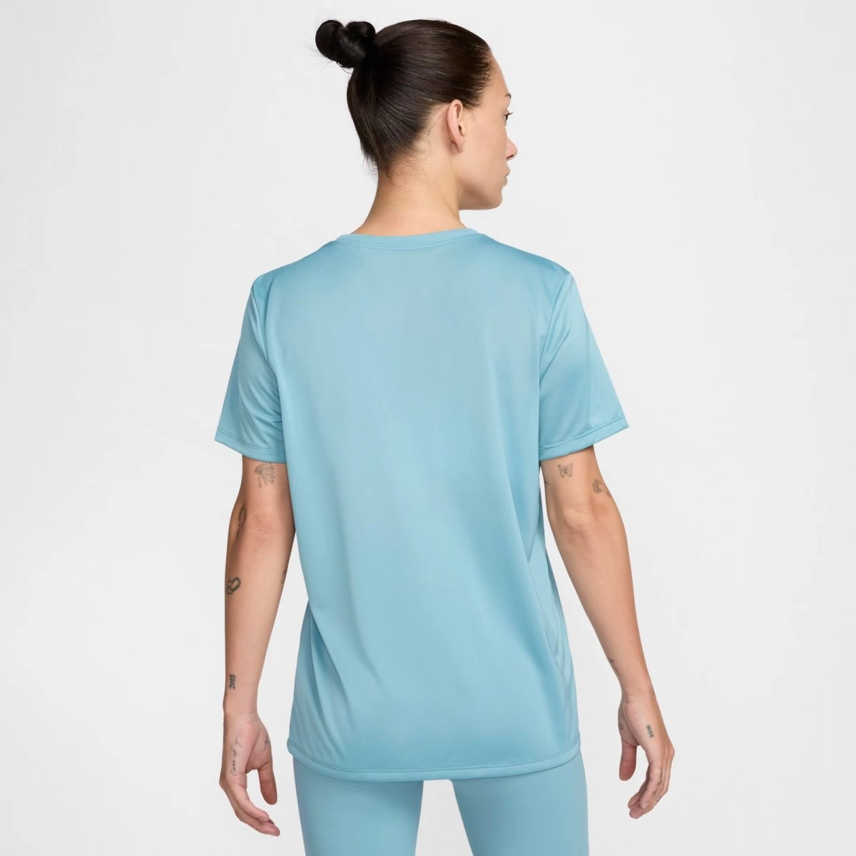Camiseta Nike Dri-FIT - feminino - azul