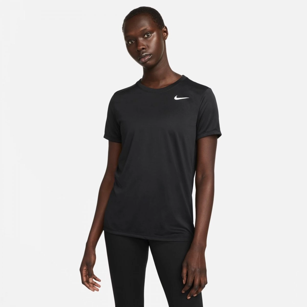 Camiseta Nike Dri-FIT - feminino - preto