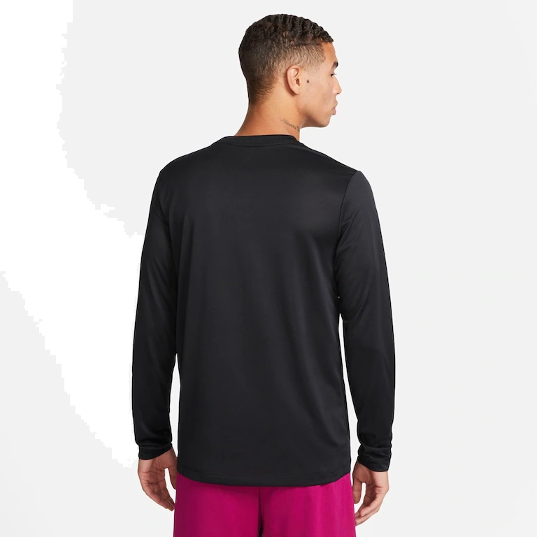 Camiseta Nike Dri-FIT Legend - masculino - preto