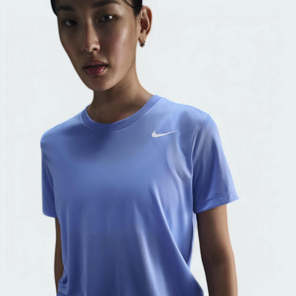 Camiseta Nike Dri-FIT Tee - feminino - lilas