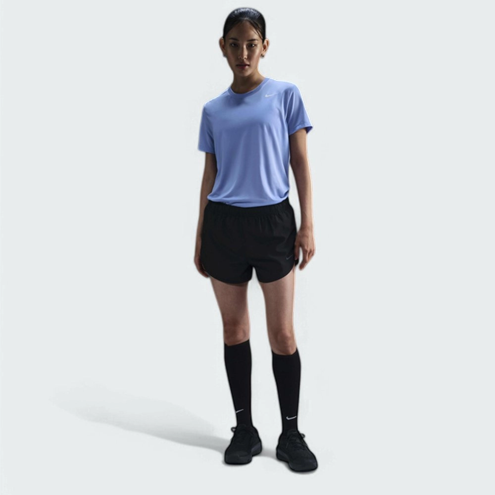 Camiseta Nike Dri-FIT Tee - feminino - lilas