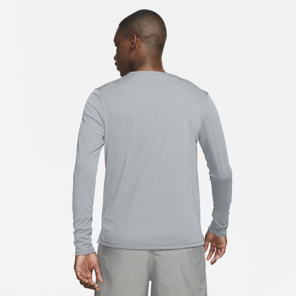 Camiseta Nike Dri-FIT Uv Miler - masculino - chumbo 