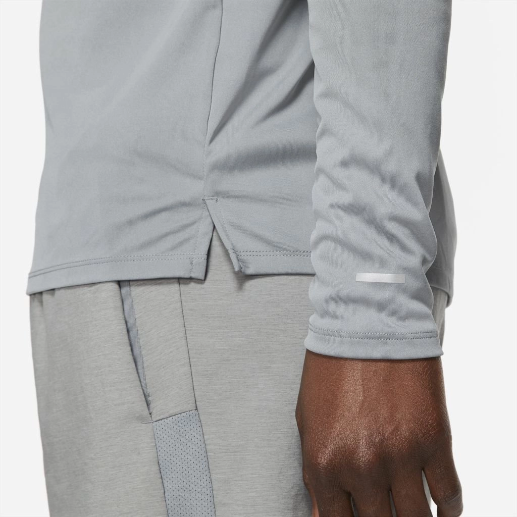 Camiseta Nike Dri-FIT Uv Miler - masculino - chumbo 