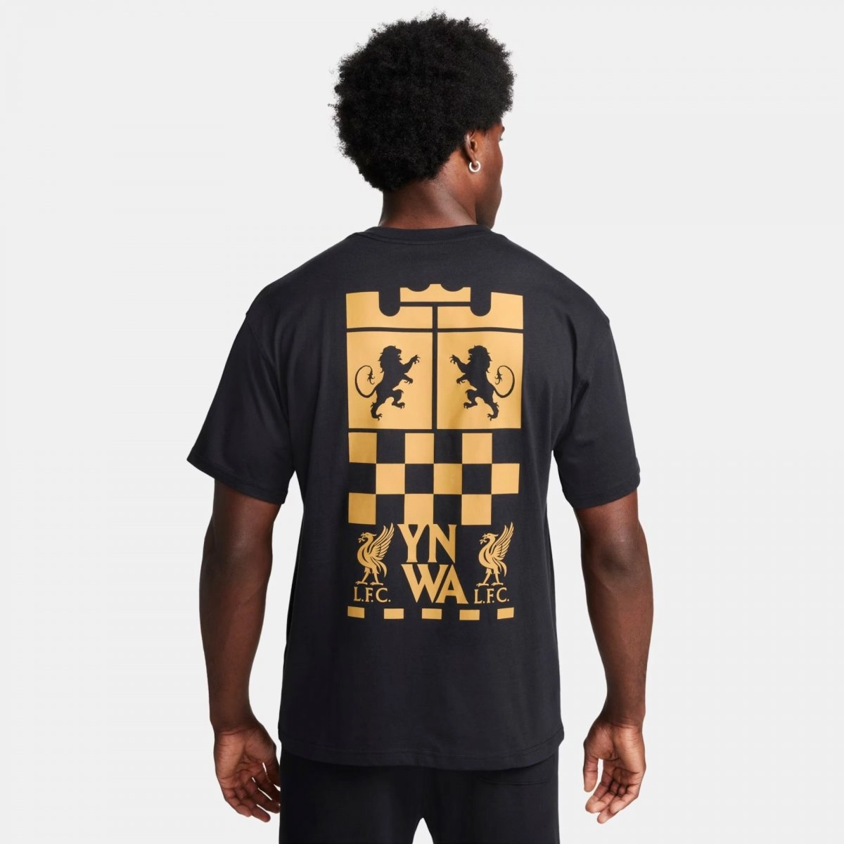 Camiseta Nike Max90 LeBron x Liverpool - masculino - preto e dourado