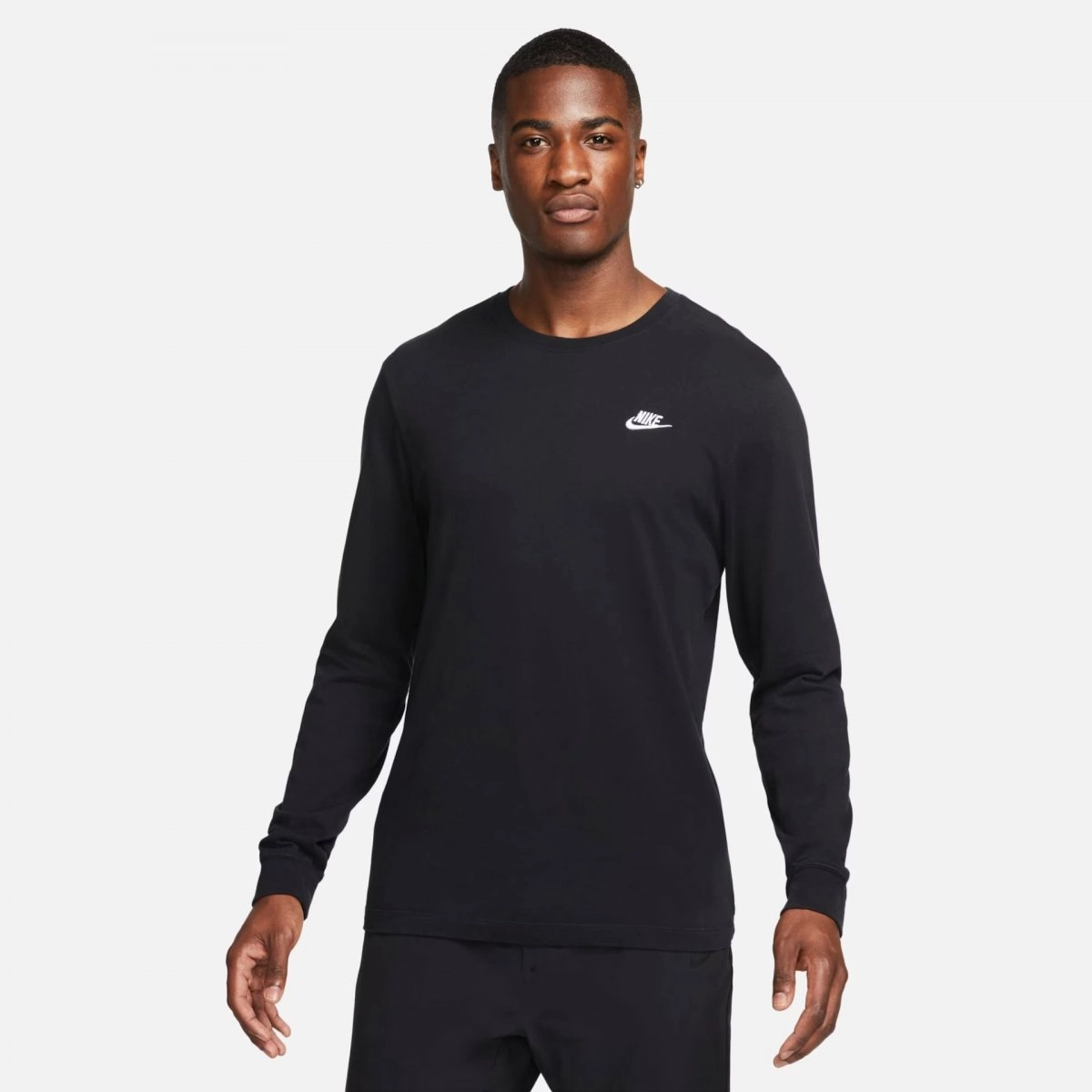 Camiseta Nike Sportswear Club - masculino - preto