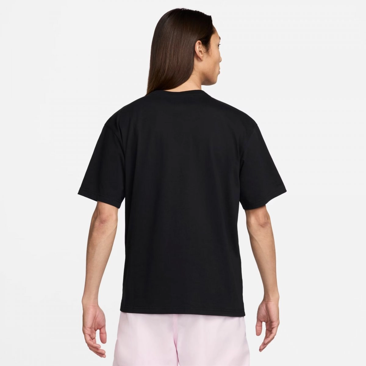 Camiseta Nike Sportswear Tee Club Max - masculino - preto