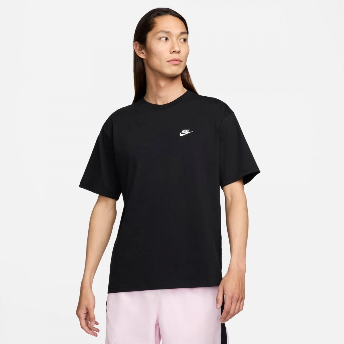 Camiseta Nike Sportswear Tee Club Max - masculino - preto