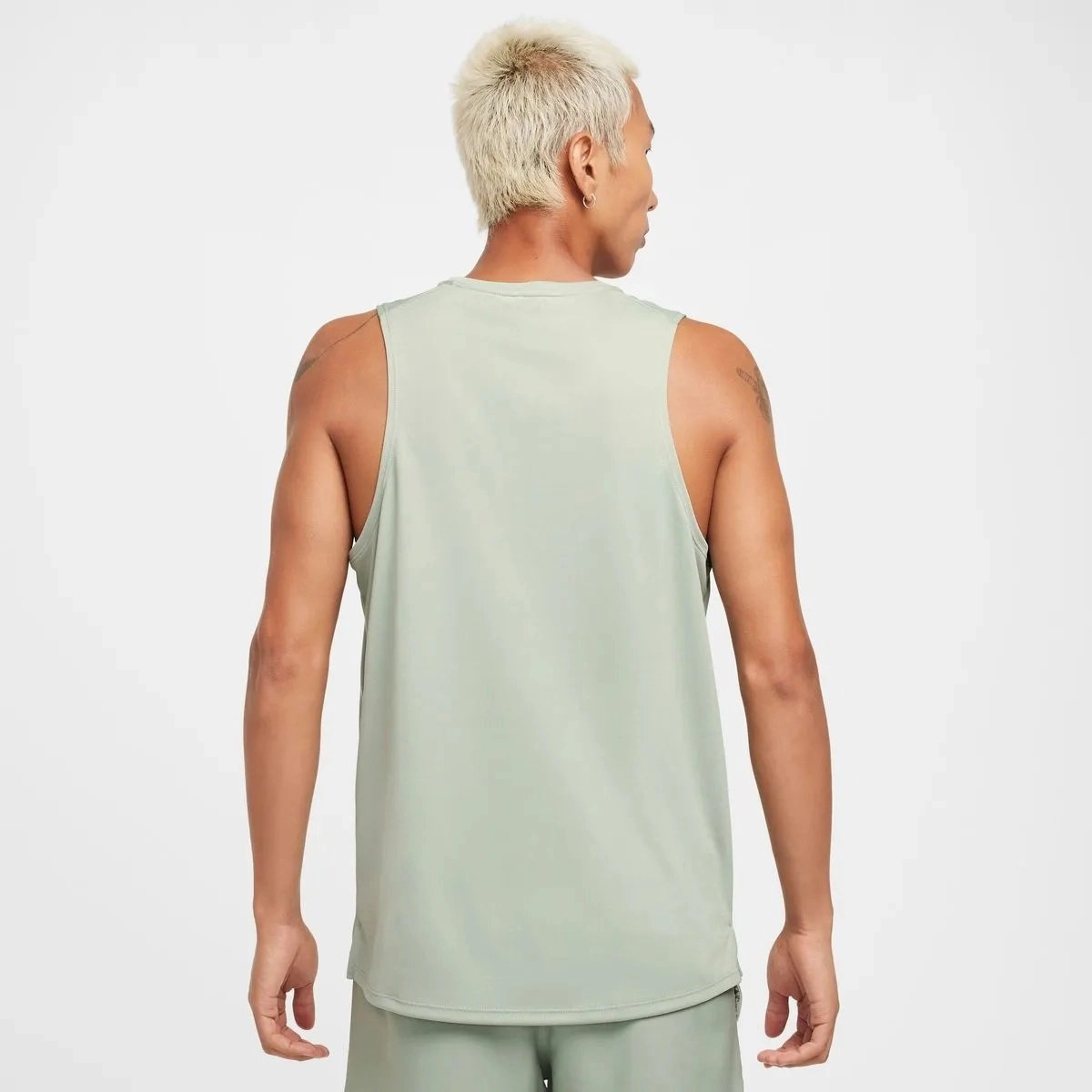 Camiseta regata Nike Dri-FIT Miler - masculino - verde escuro