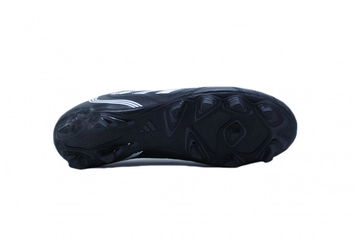 Chuteira campo Adidas Copa Sense.4 - unissex - preto e branco