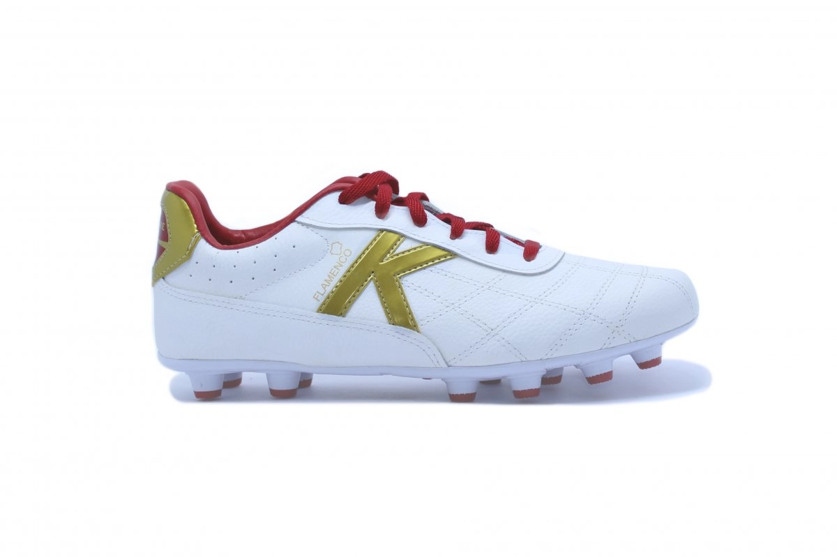 Chuteira campo Kelme Flamenco - unissex - branco e dourado