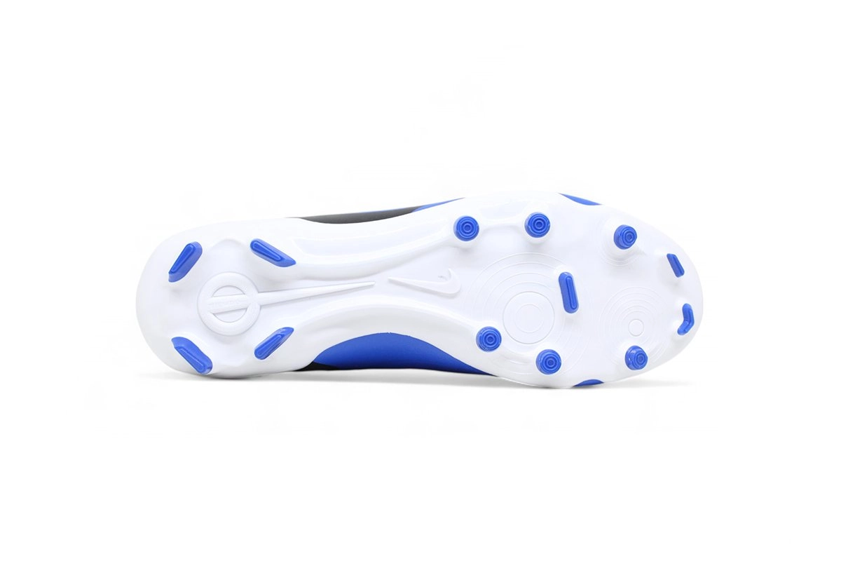 Chuteira campo Nike Legend 10 Club - unissex - azul e branco