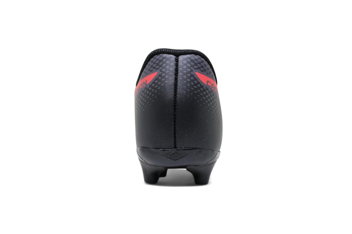 Chuteira Campo Umbro Cannon Jr Infantil - unissex - preto e vermelho