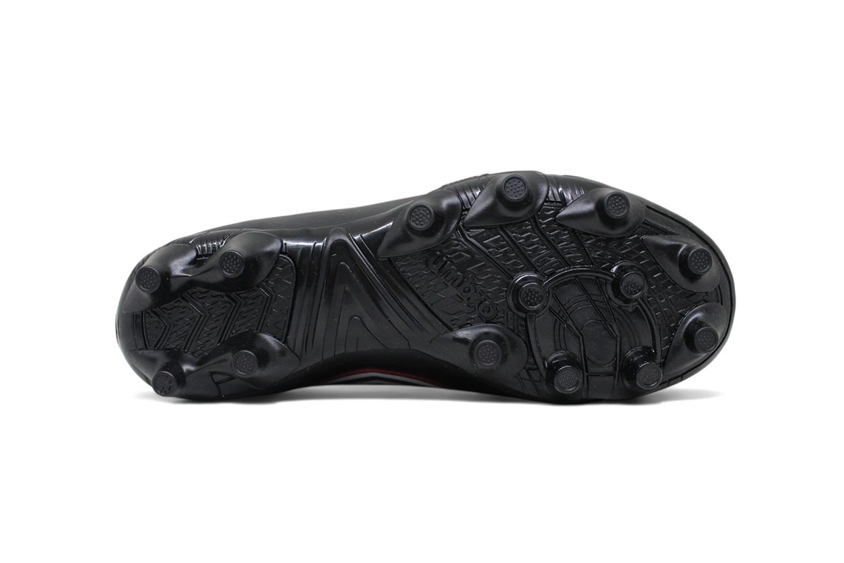 Chuteira Campo Umbro Cannon Jr Infantil - unissex - preto e vermelho