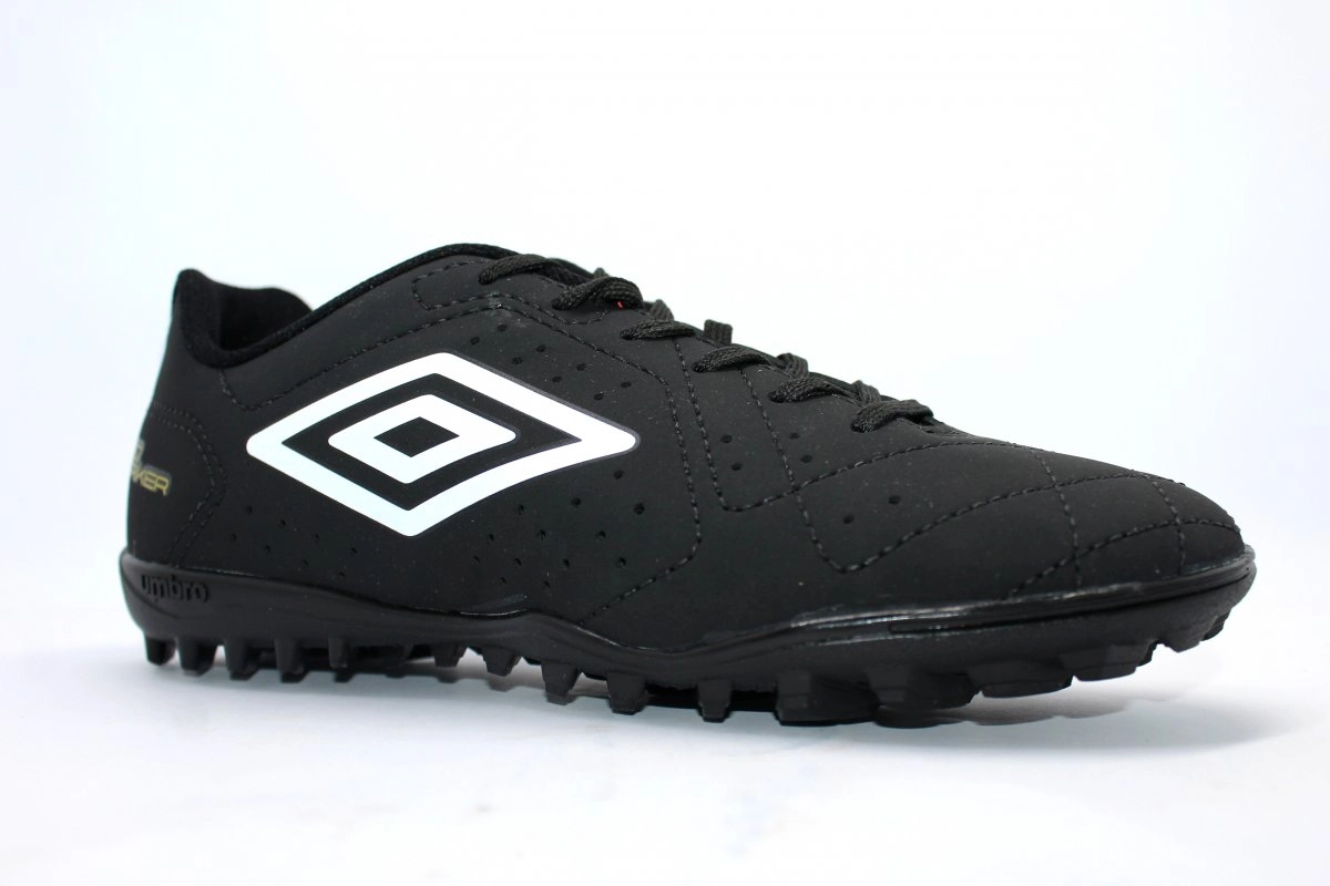 Chuteira Futsal/Indoor Umbro Neo Striker - masculino - preto e branco