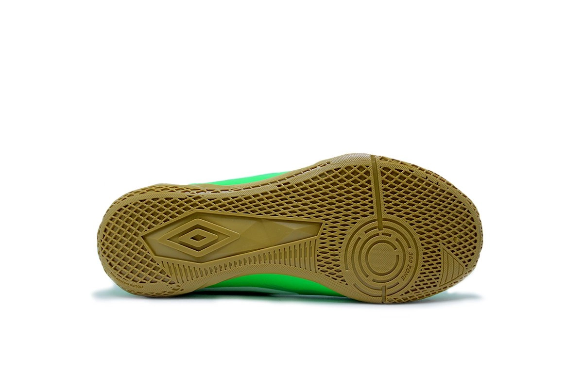 Chuteira futsal/indoor Umbro Orbit - unissex - verde e branco