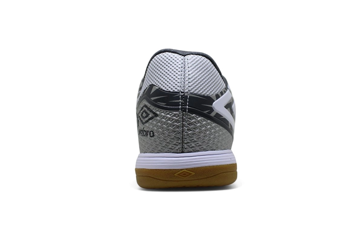 Chuteira Futsal Umbro Pro 5 Bump Club - unissex - cinza e grafite