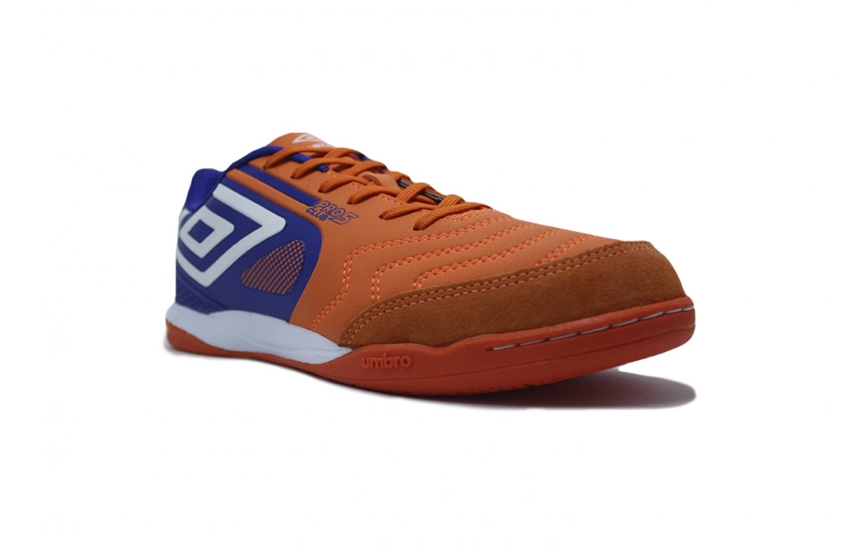 Chuteira futsal Umbro Pro 5 Bump Club - unissex - laranja e branco