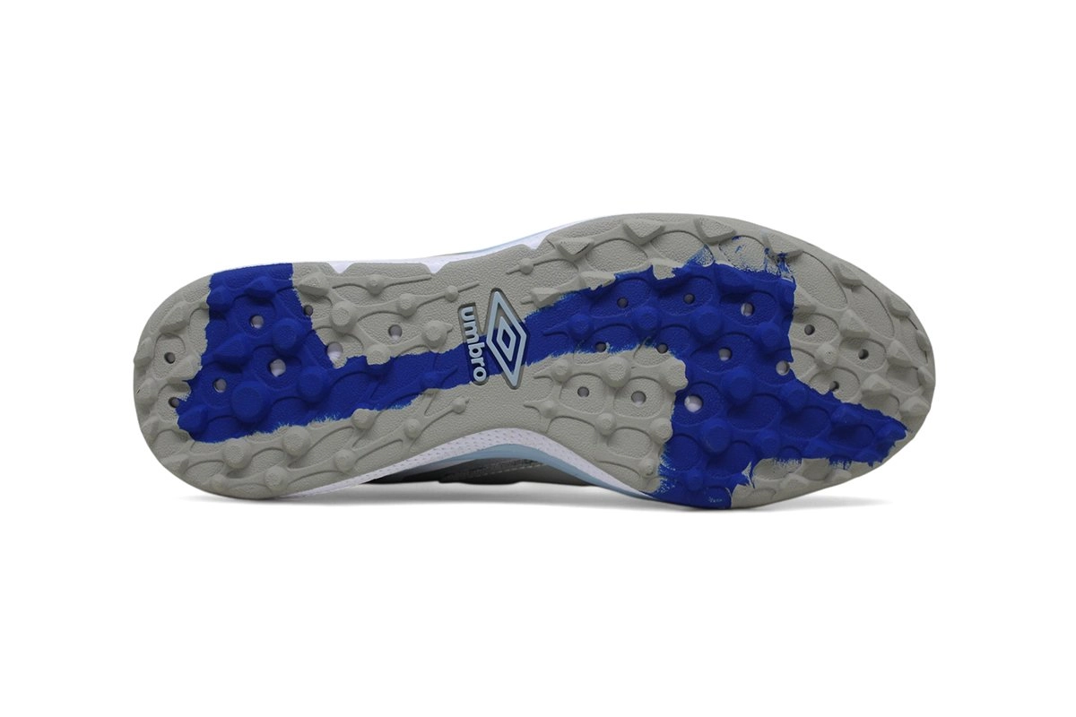 Chuteira society Umbro Adamant Master Class Pro Bump - unissex - prata