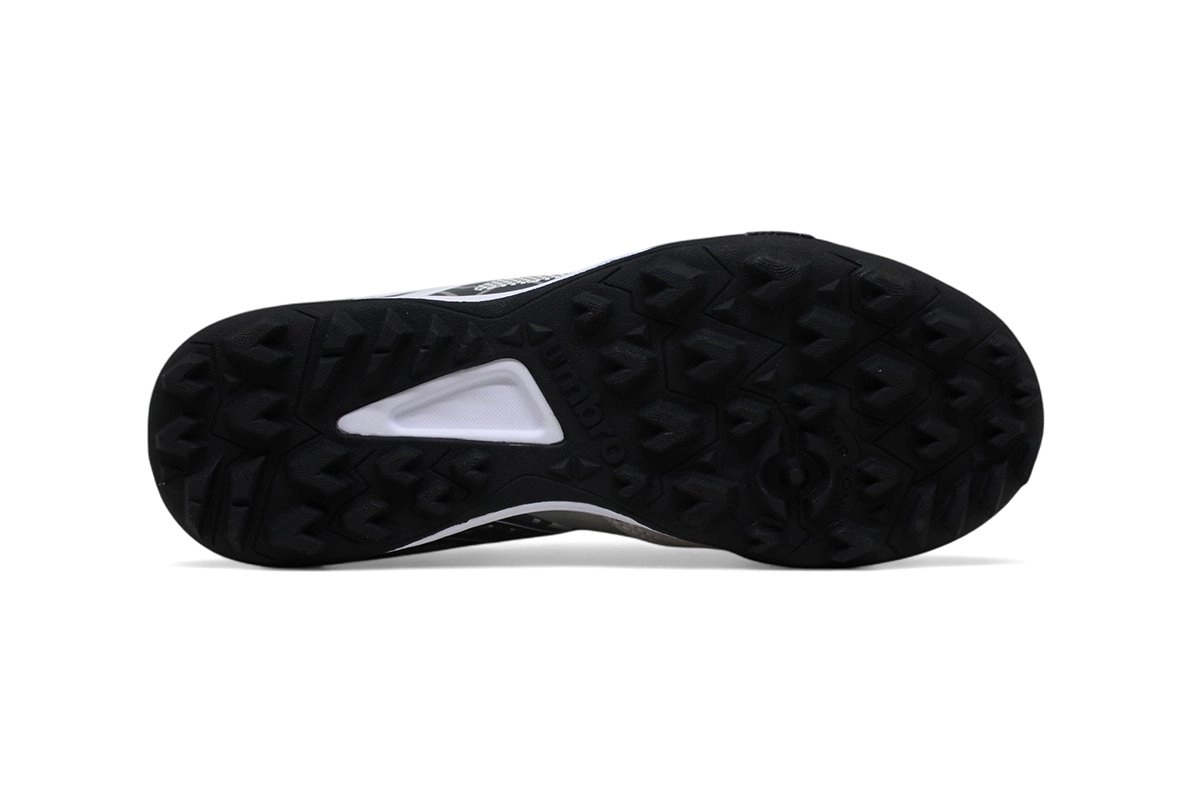 Chuteira society Umbro Pro 5 Bump Club - unissex - cinza e grafite