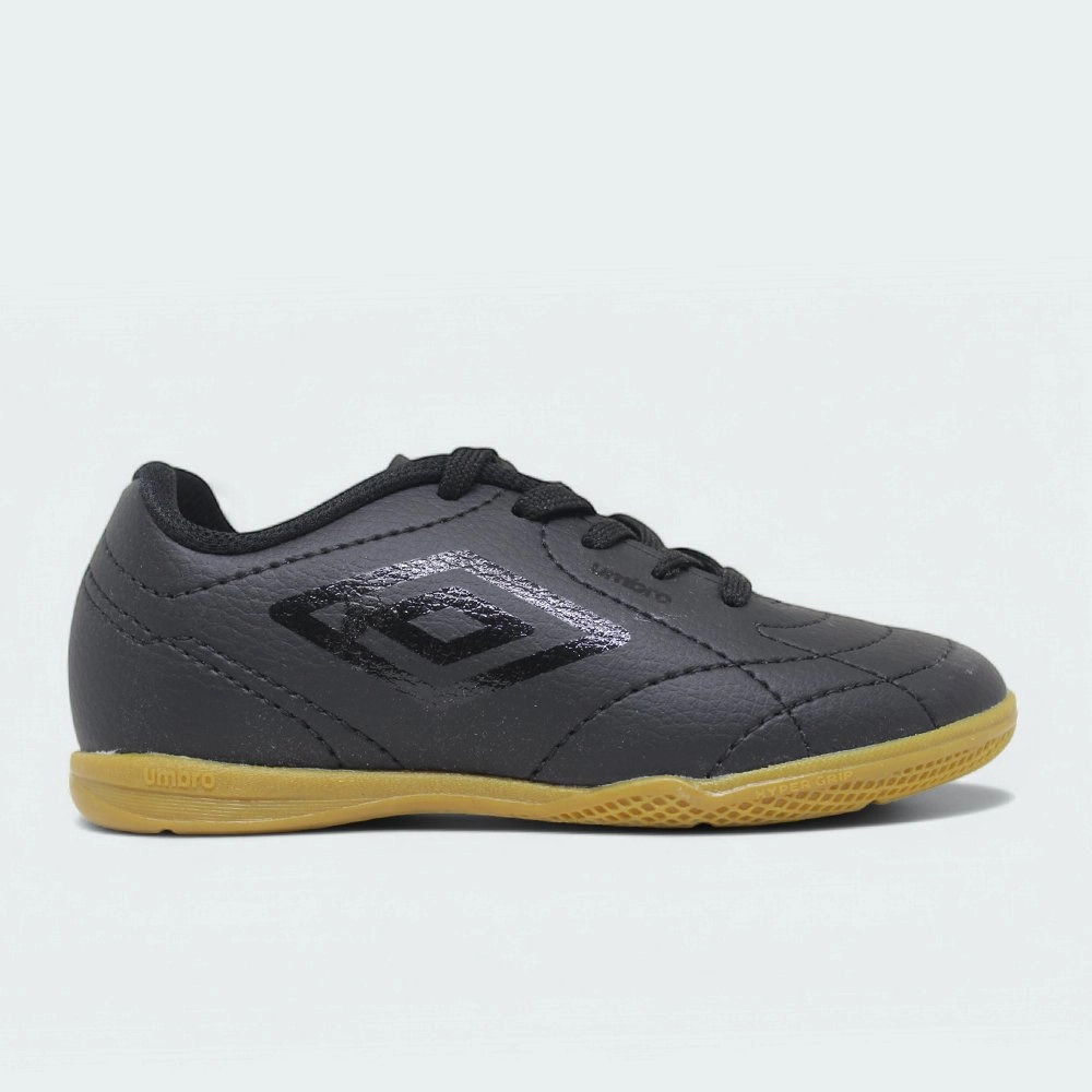 Chuteira Umbro futsal Class Footballer Jr - unissex - preto e dourado