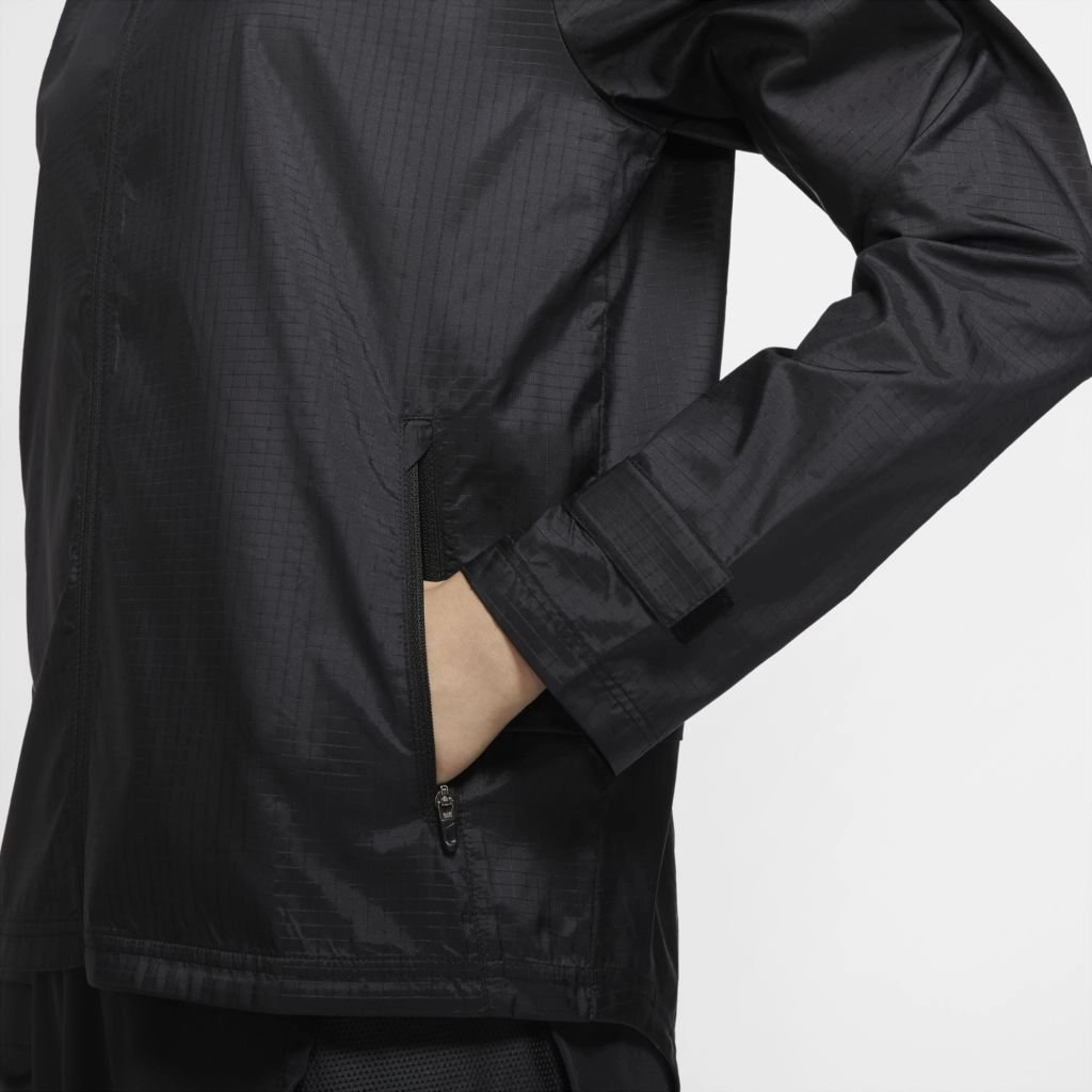 Jaqueta Nike Essential - feminino - preto