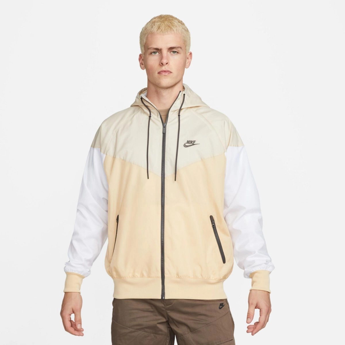 Jaqueta Nike Sportswear Windrunner - masculino - amarelo e branco