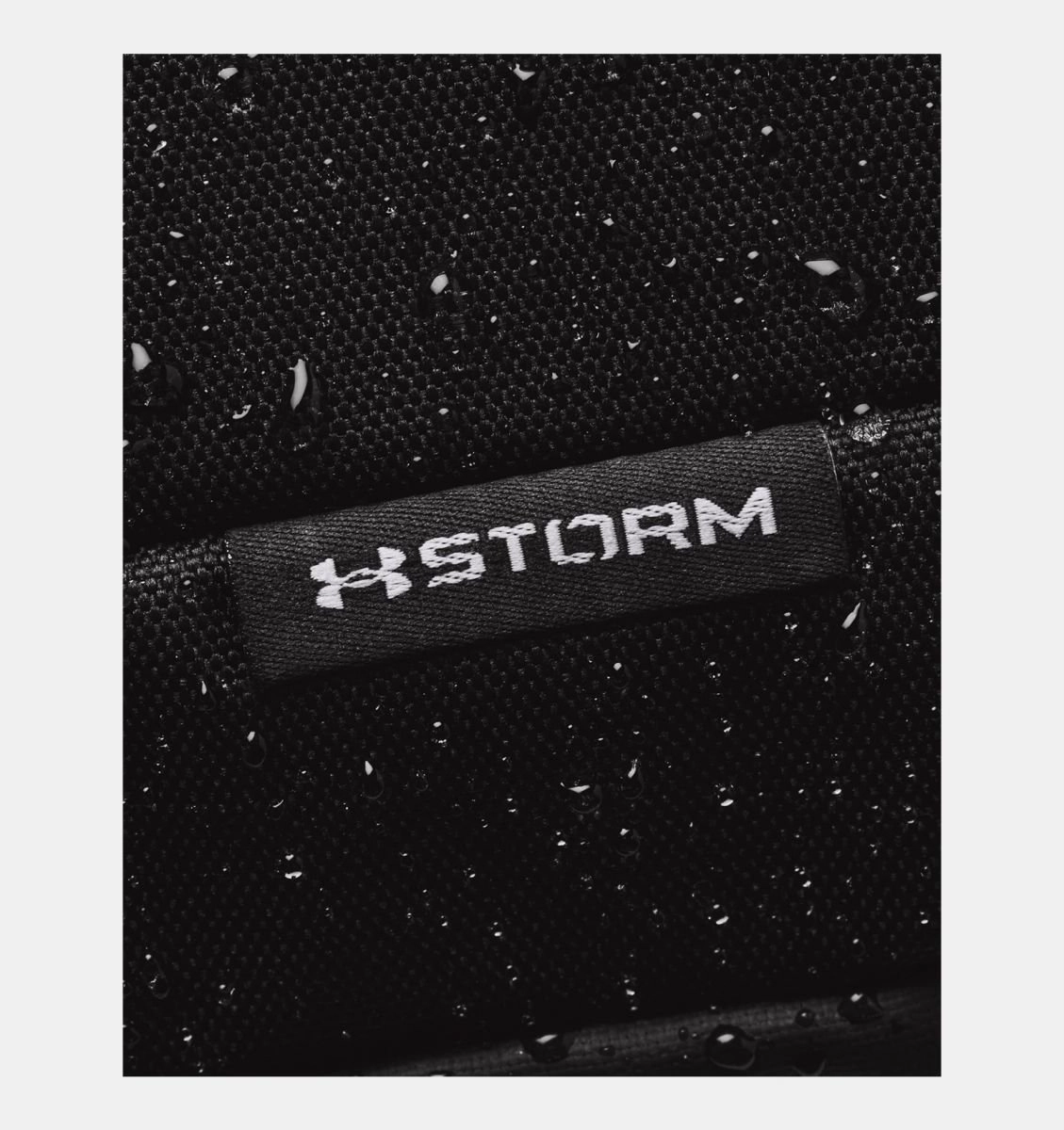 Mochila Under Armour Hustle Play 14L - unissex - preto e vermelho