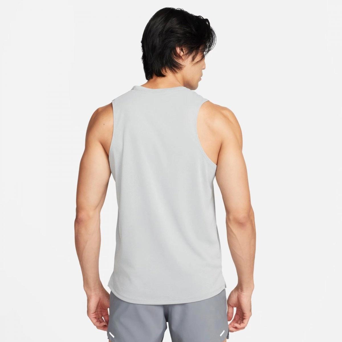 Regata Nike Dri-FIT Miler - masculino - cinza