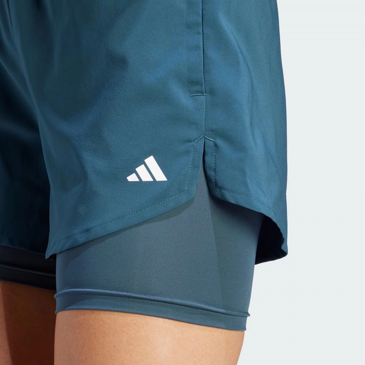Short Adidas 2 In 1 Made 4 Training - feminino - verde petroleo