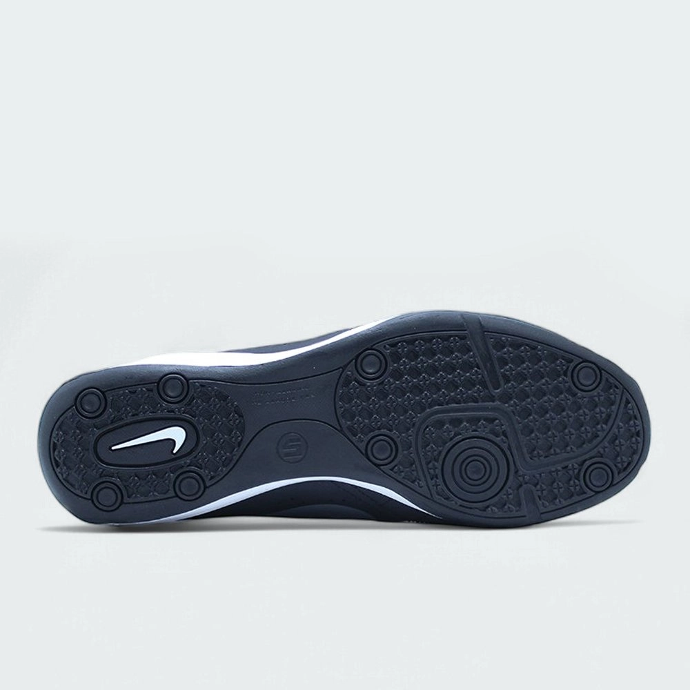 Tênis futsal/indoor Nike Legend 8 Club Ic - unissex - preto