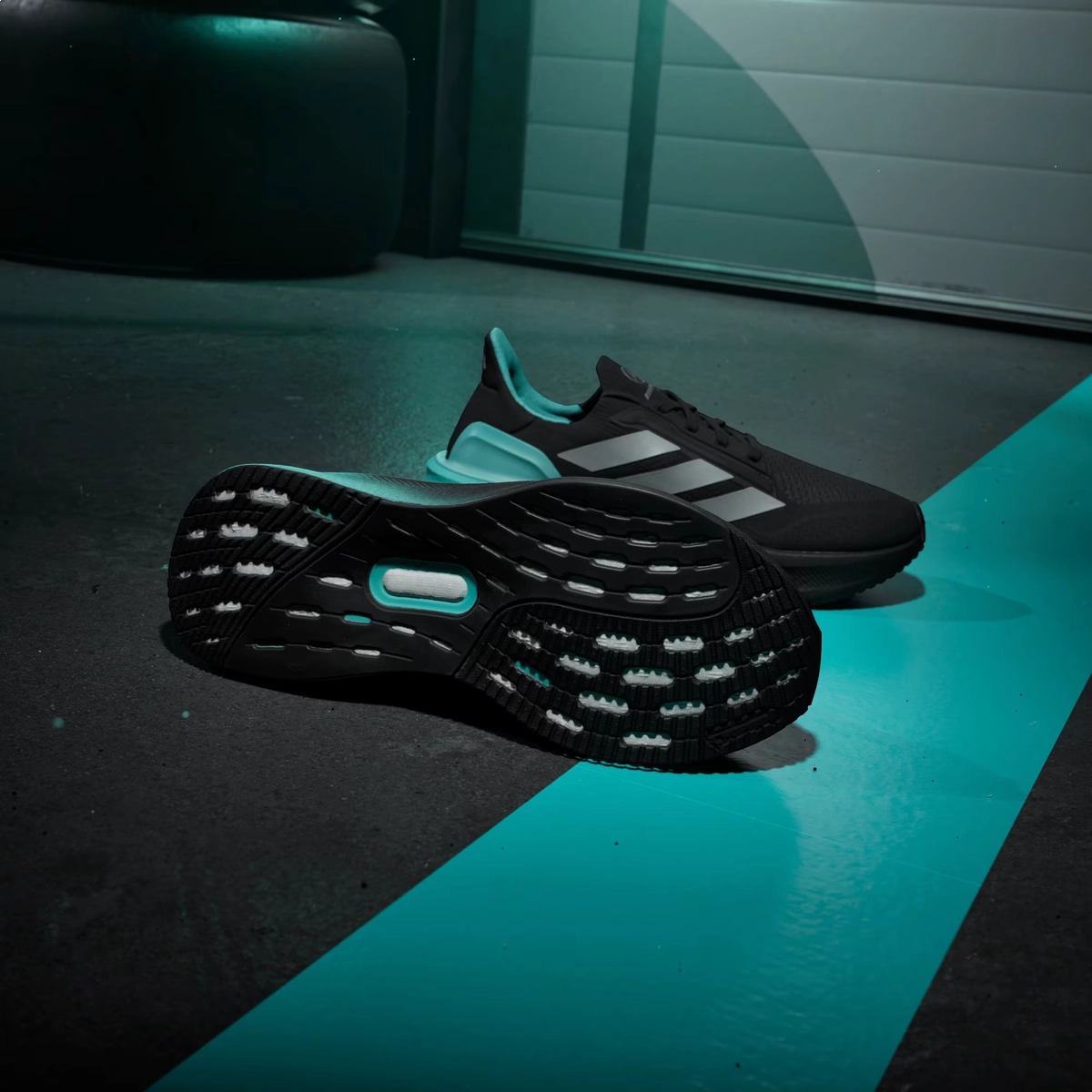 TENIS ADIDAS ULTRABOOST 5X MERCEDES