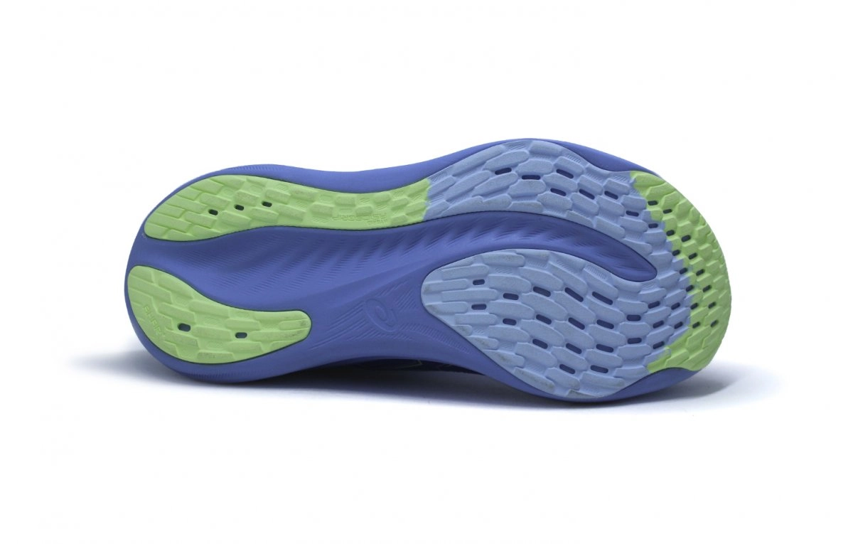 Tenis Asics Gel Nimbus 26 - feminino - branco