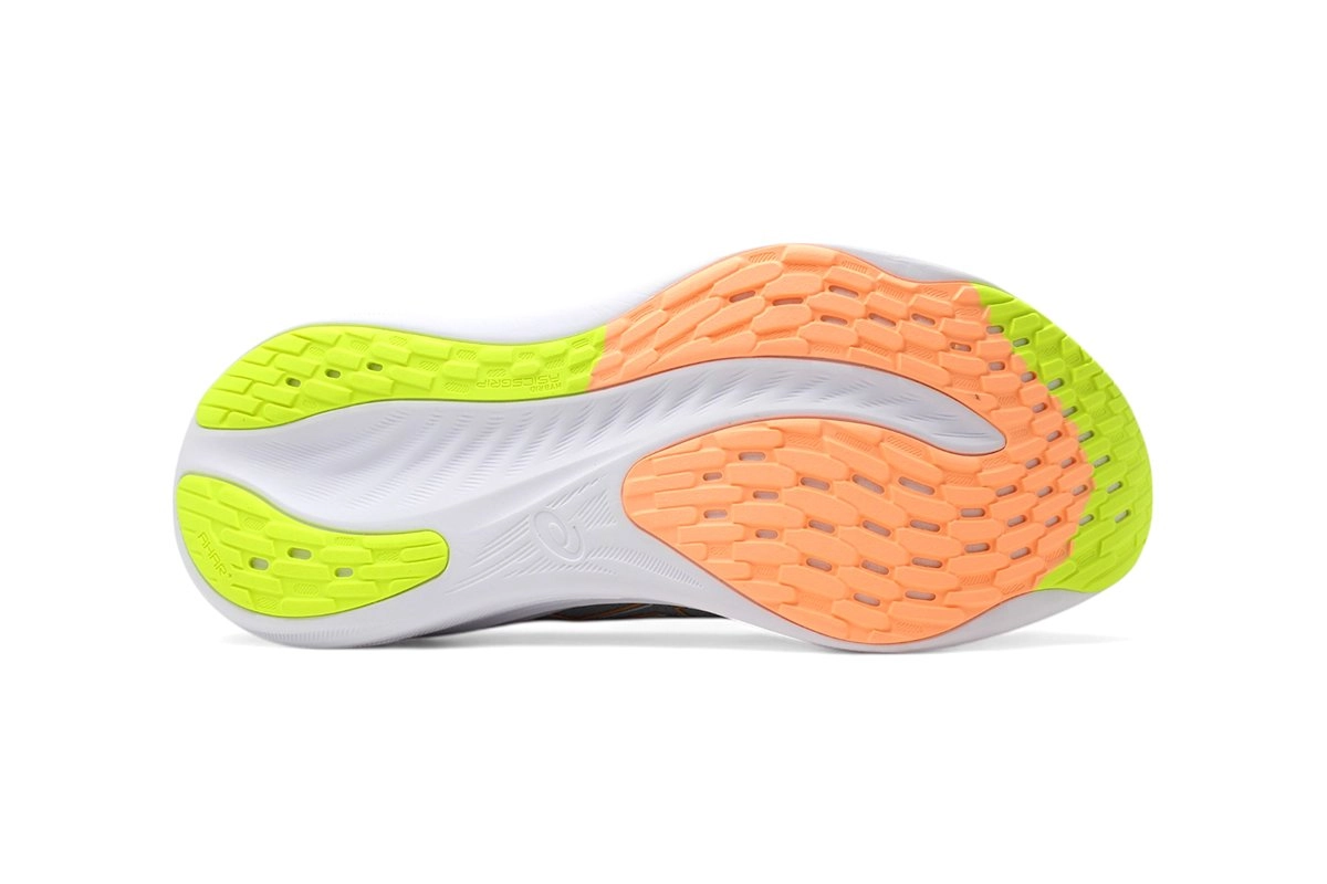Tenis Asics Gel Nimbus 26 - masculino - preto e verde