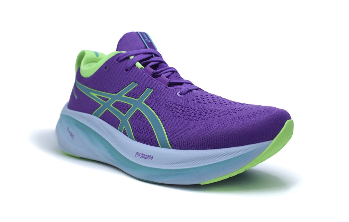 Tenis Asics Gel Nimbus 26 Platinum - feminino - azul e dourado