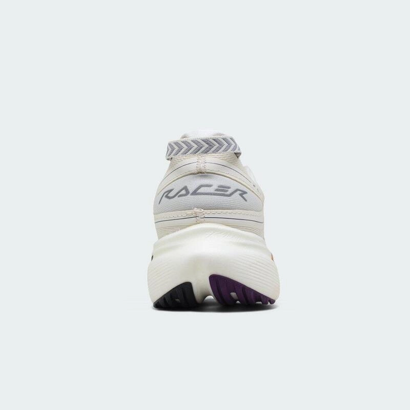 Tenis Fila Racer T2 Xtreme - feminino - bege e laranja