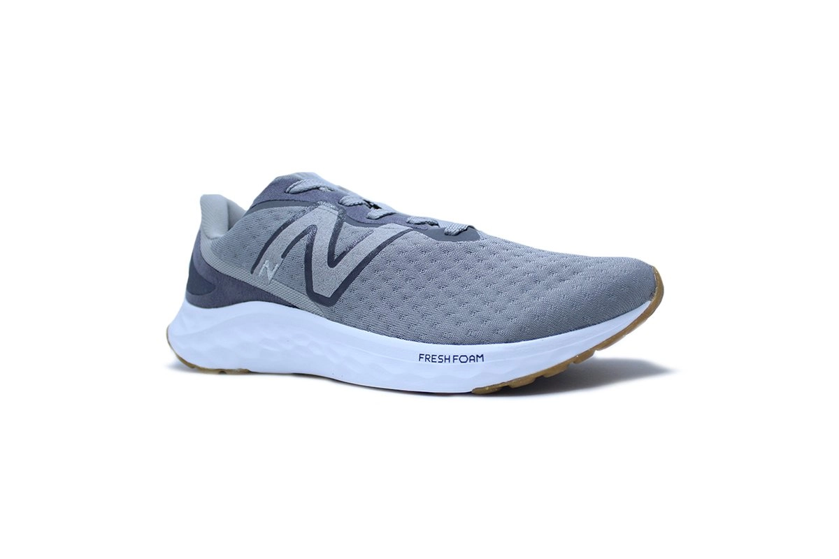 Tenis New Balance Arishiv4 - masculino - preto e branco