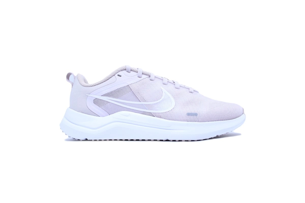 Tenis Nike Downshifter 12 - feminino - rosa e branco