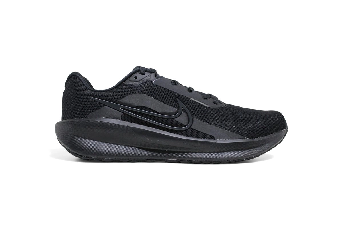 Tenis Nike Downshifter 13 - masculino - preto e branco