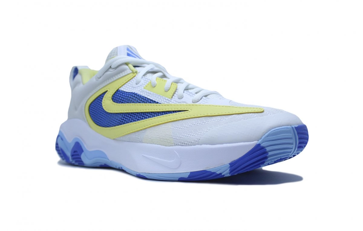 Tenis Nike Giannis Immortality 3 - masculino - branco e verde