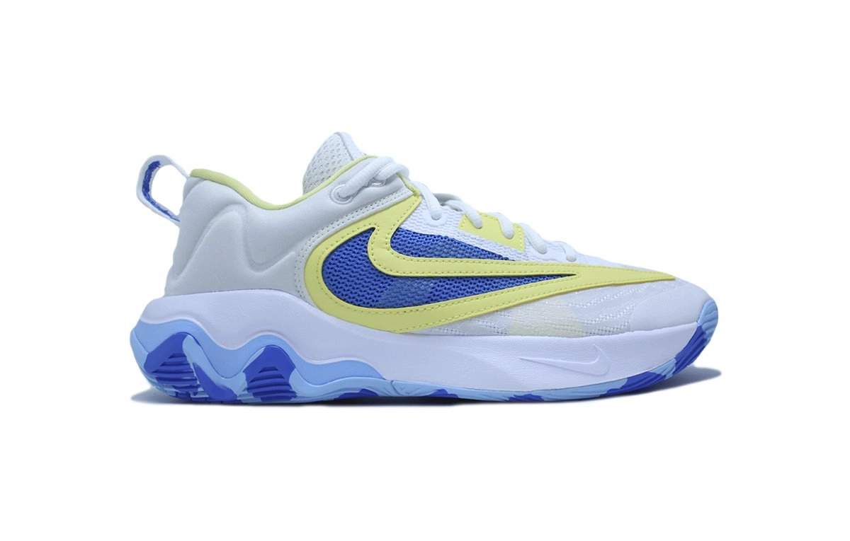 Tenis Nike Giannis Immortality 3 - masculino - branco e verde