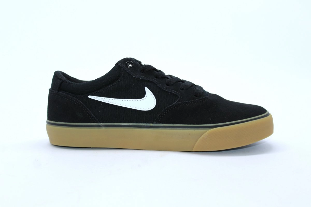 Tenis Nike Sb Force 58 - masculino - preto e branco
